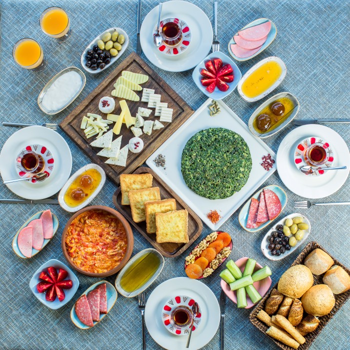 Dolu Dolu Kahvaltı (3 Kişilik)