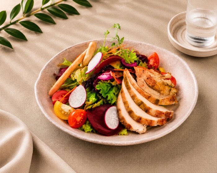 Tavuklu Kinoa Salata