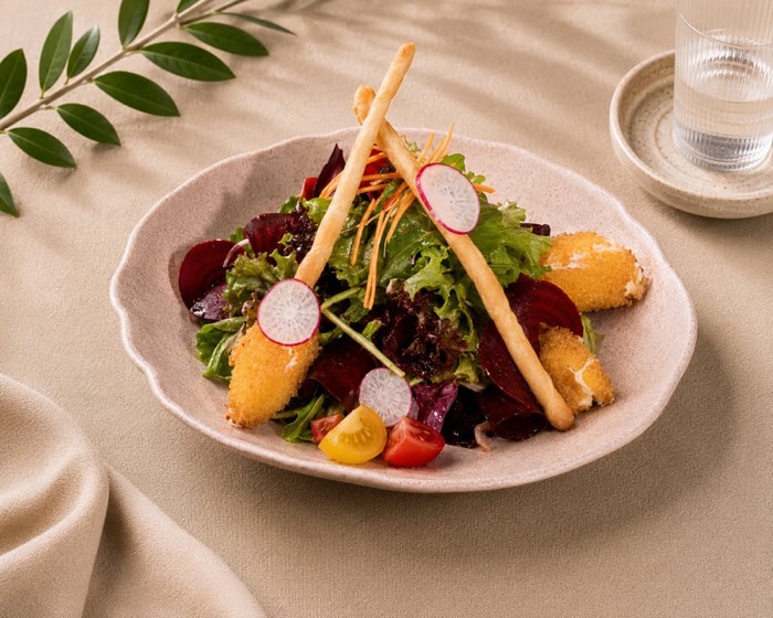 Keçi Peynirli Salata